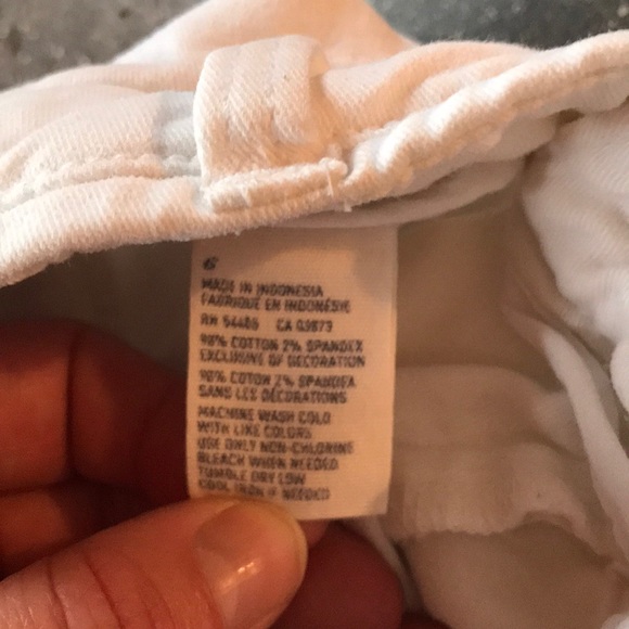 Women’s American Eagle Shorts - Picture 4 of 4